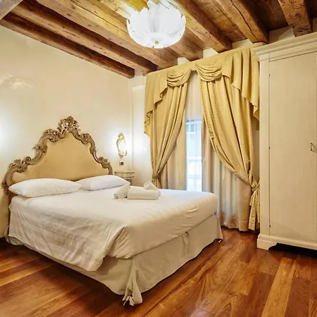 Hotel Vecellio On The Lagoon