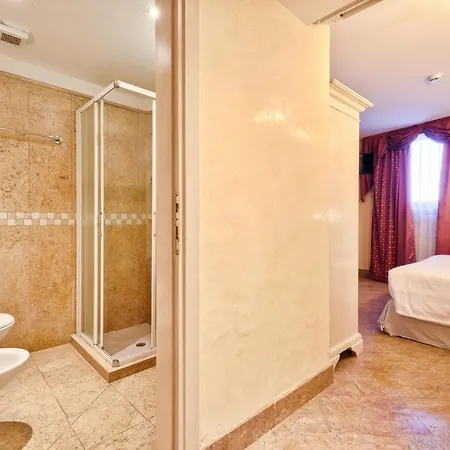 Vecellio On The Lagoon Hotel