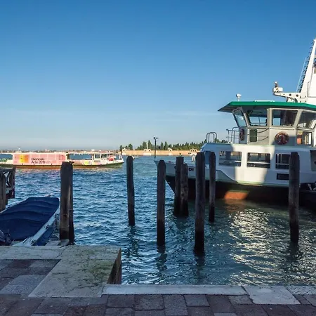 Vecellio On The Lagoon Hotell