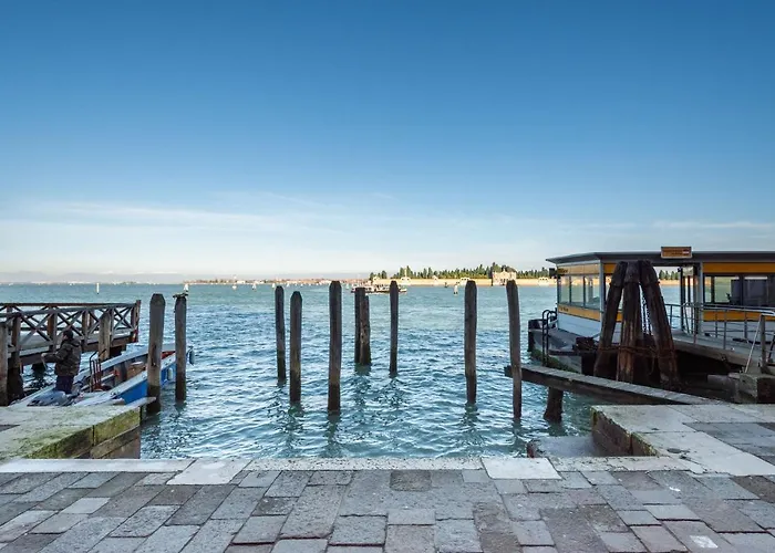 Vecellio On The Lagoon Hotell 3*