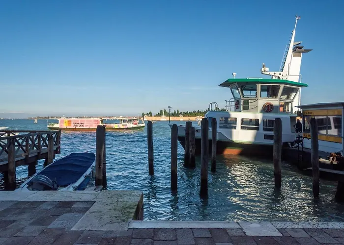 Vecellio On The Lagoon Hotell