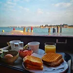 Vecellio On The Lagoon Hotel